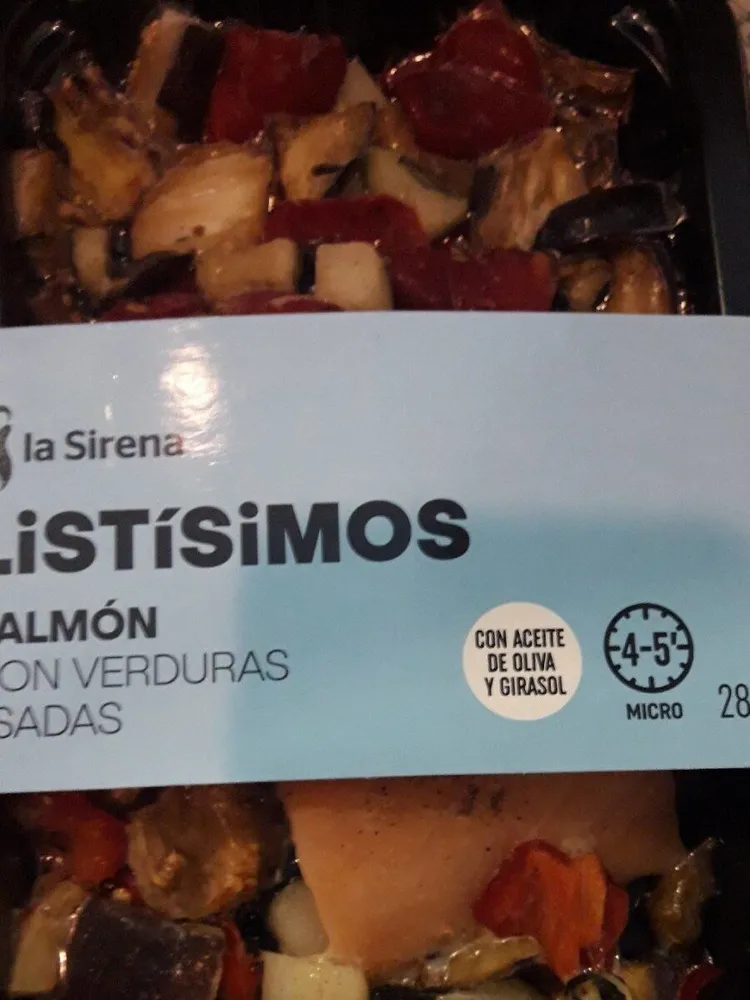 Salmón con verduras asadas