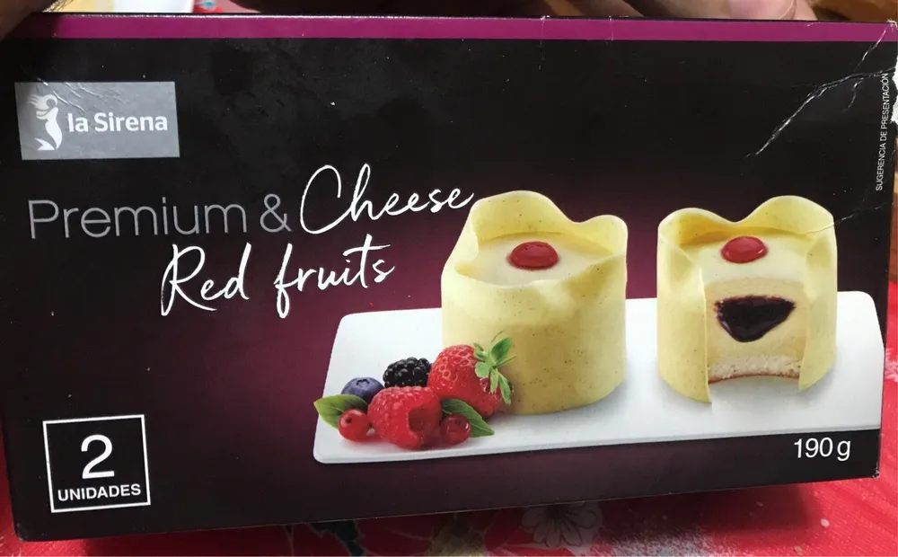 Cheese red fruits