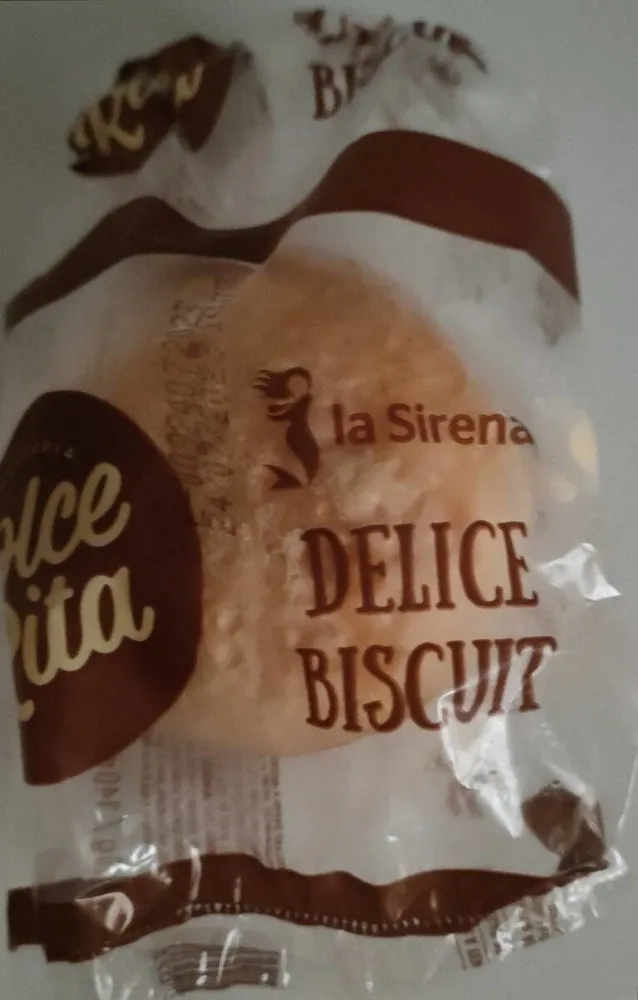 Helado sabor a biscuit con crocante de almendra y oblea