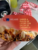 Helado sabor a dulce de leche con salsa de caramelo