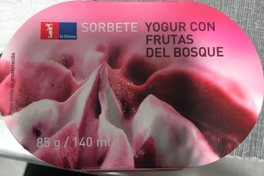 Sorbete de yogur con frutas del bosque
