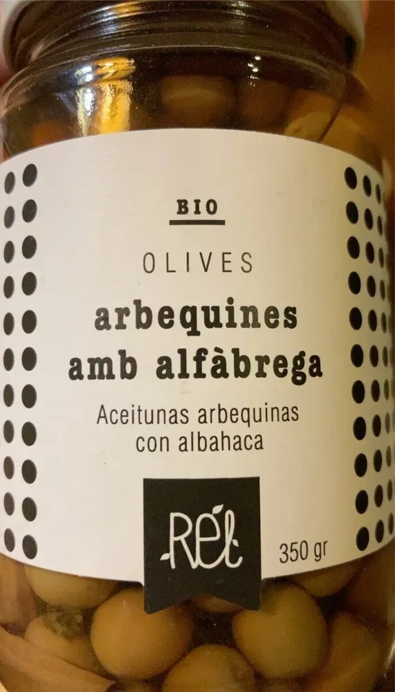 Olives arbequines amb alfàbrega