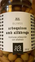 Olives arbequines amb alfàbrega