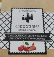 Chocolate con leche y cerezas