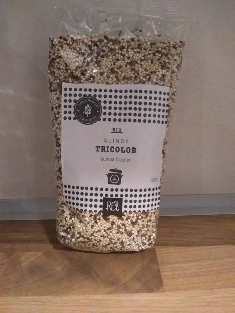 Quinoa tricolor