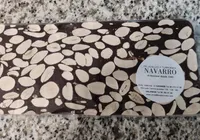 Turrón de chocolate puro con almendra