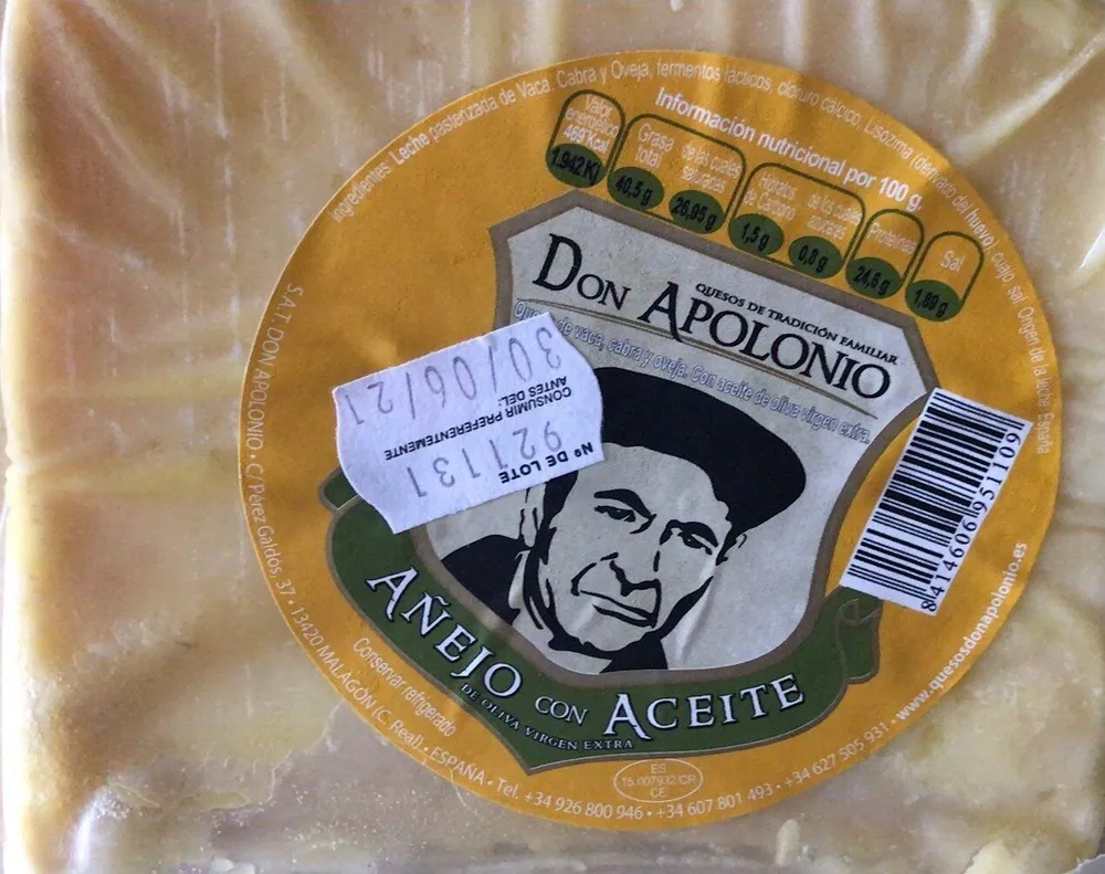 Queso añejo con aceite Don Apolonio