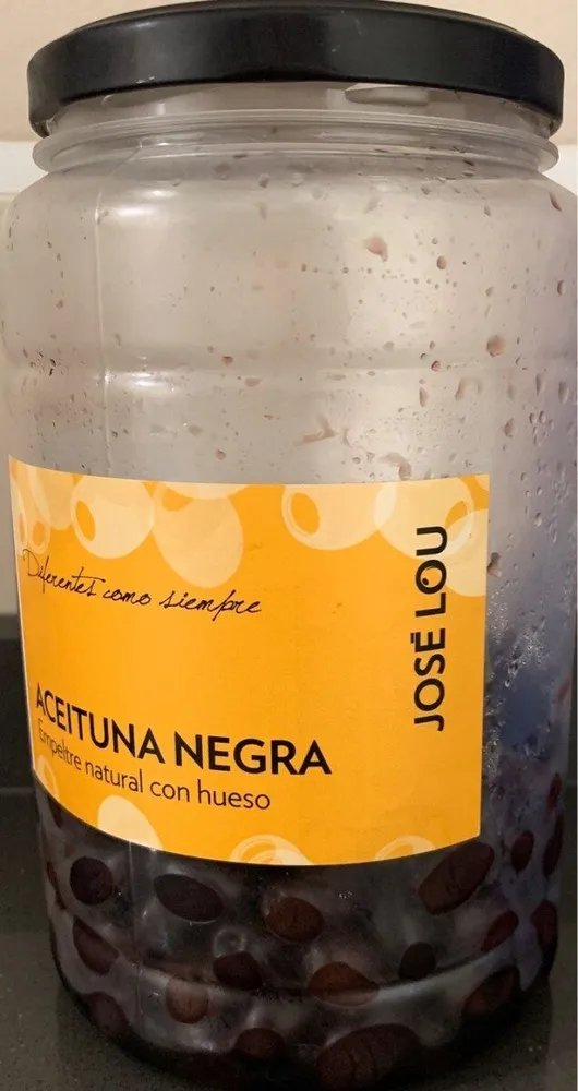Aceituna negra con hueso