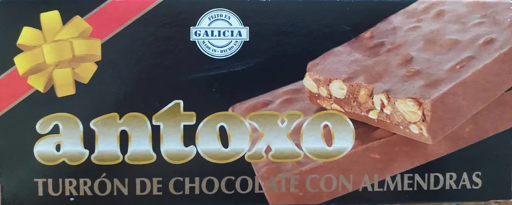 Turrón de chocolate con almendras