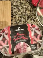 Yogurt helado con frutos rojos