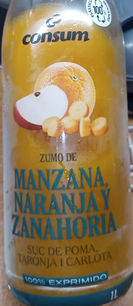 Zumo de manzana, naranja y zanahoria
