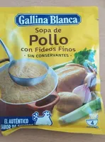 Sopa de pollo con fideos