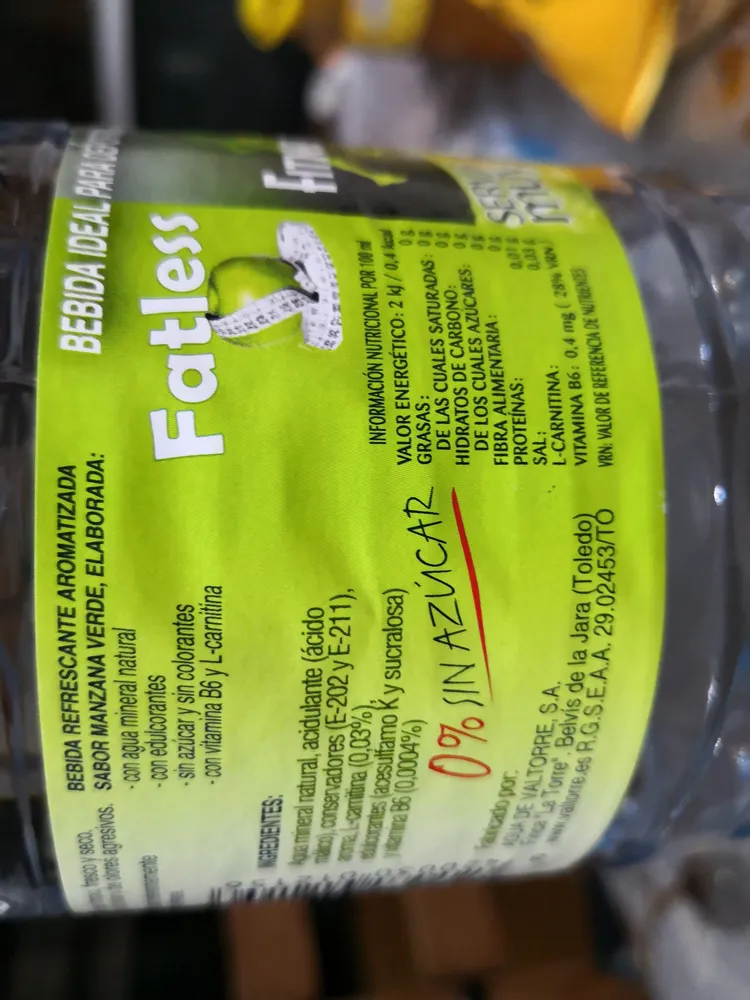 Agua mineral sabor manzana verde