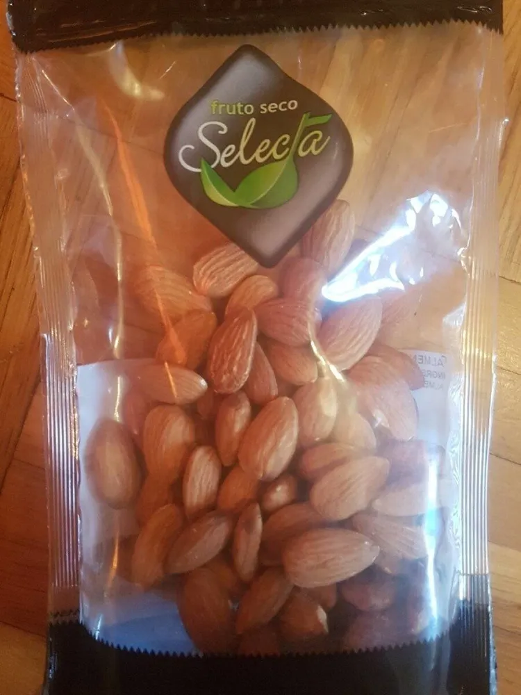 Almendra Americana cruda piel