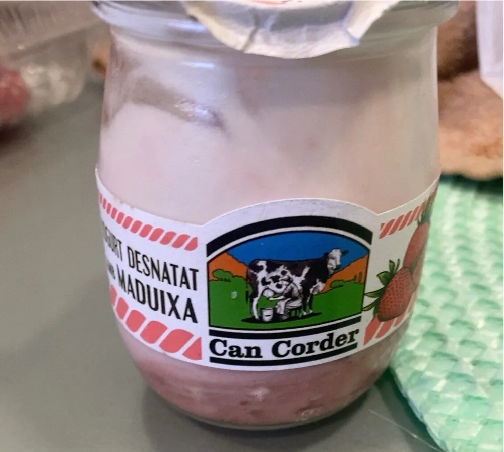 Iogurt desnatat amb maduixa