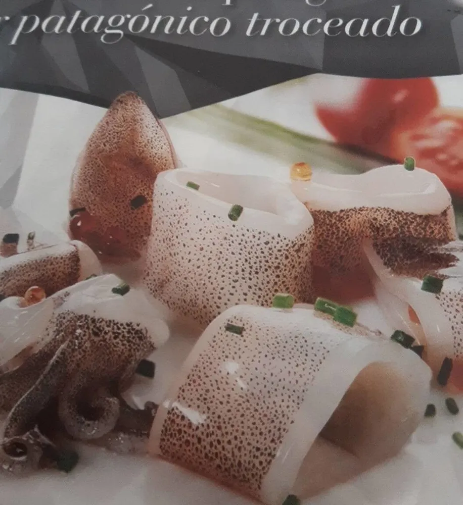 Anelli e ciuffi di calamaro patagonico