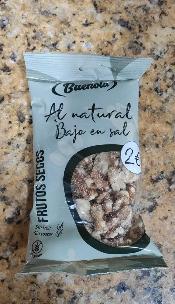 Nuez mondada