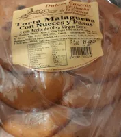 Torta malagueña con nueces y pasas