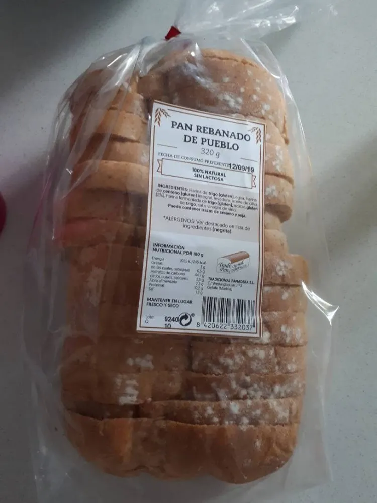 Pan rebanado de pueblo