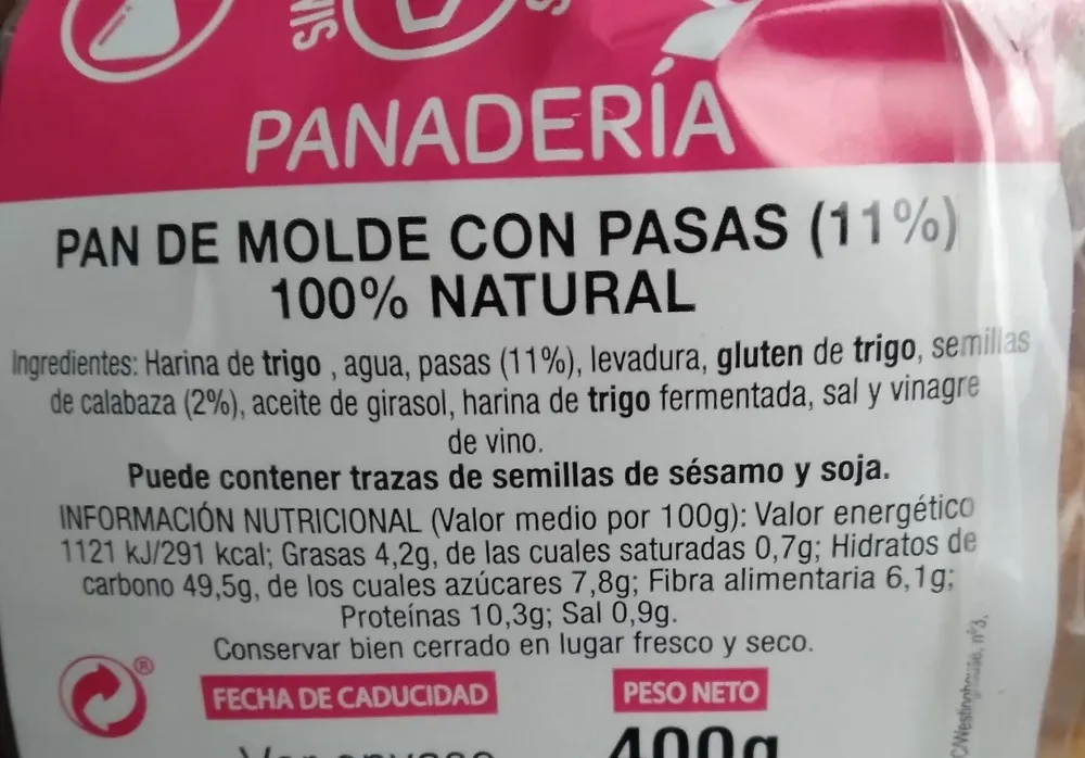 Pan molde con pasas