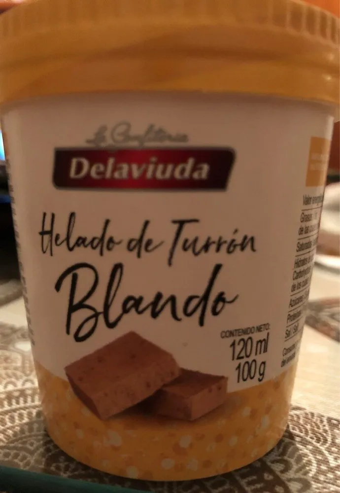 Helado de turrón blando