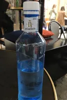 Agua mineral natural
