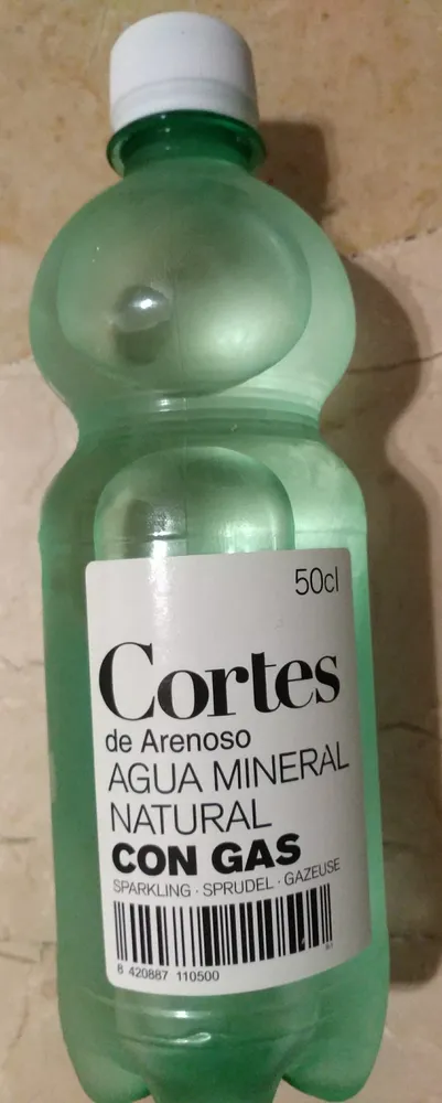 Agua mineral natural con gas
