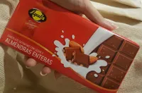 Chocolate extrafino con almendras