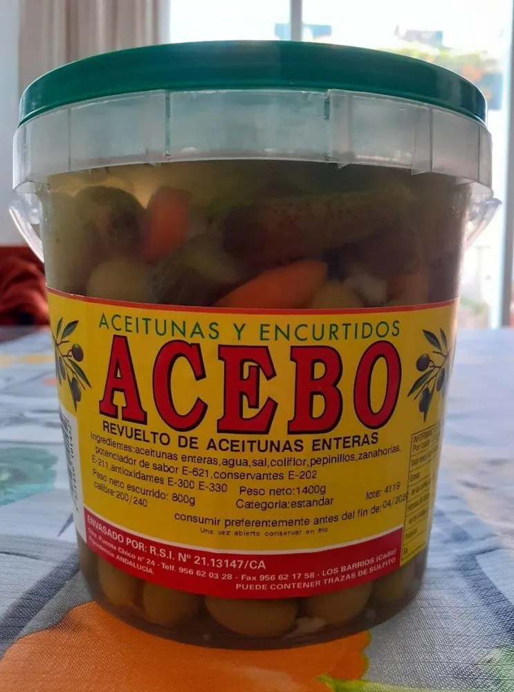 Revuelto de aceitunas enteras
