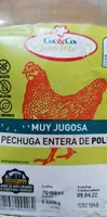 Pechuga entera de pollo muy jugosa