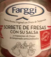 Sorbere de fresas con su salsa