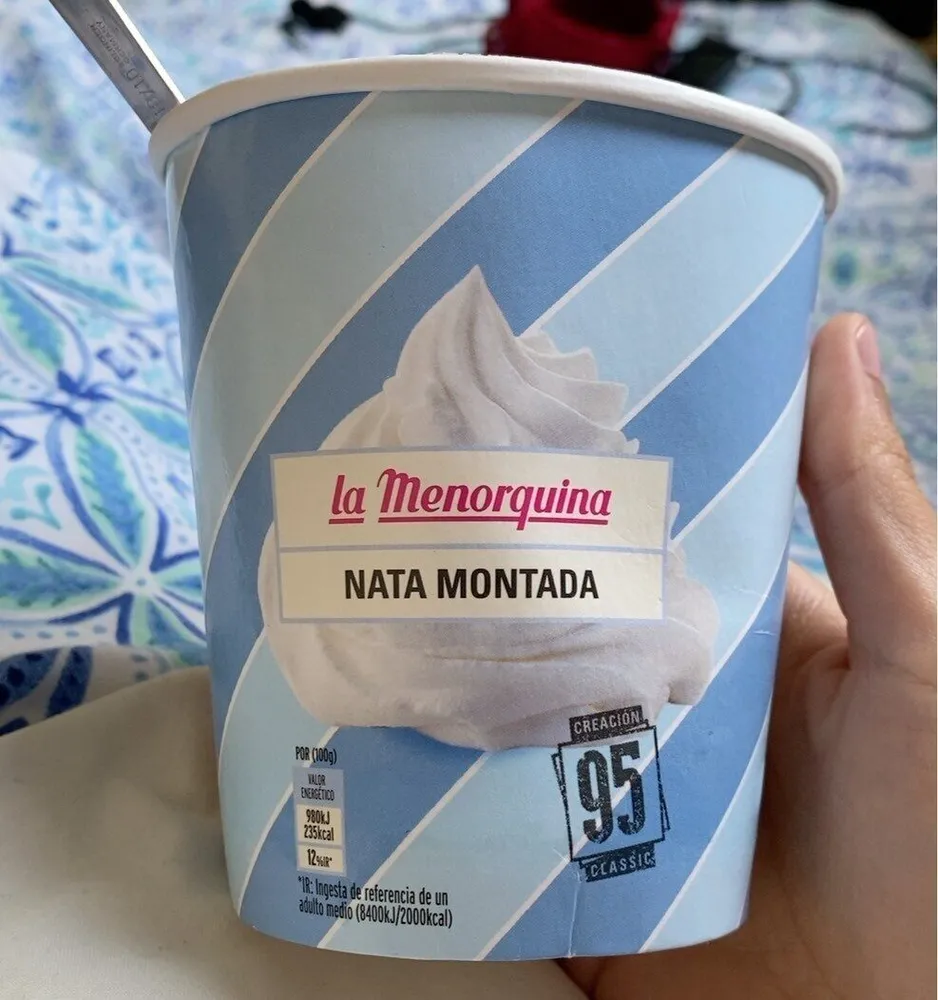 Helado nata montada
