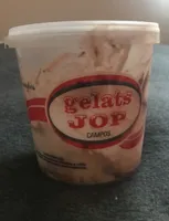 Helado de avellana con salsa de chocolate