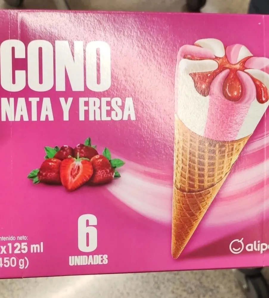 Conos de fresa y nata