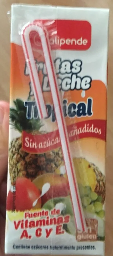 Frutas y leche tropical