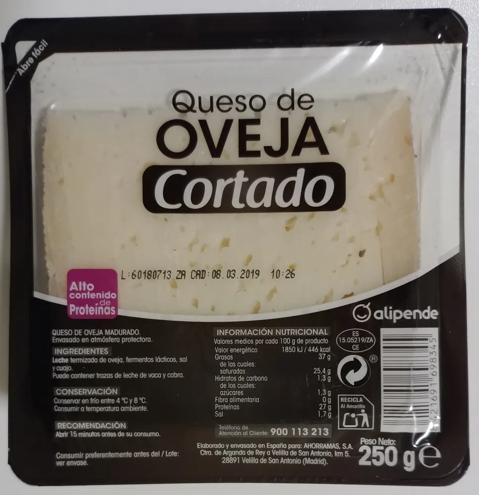 Queso de oveja cortado