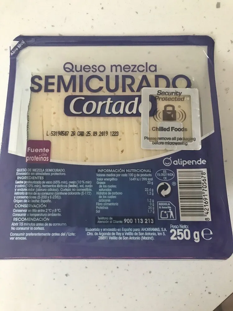 Queso mescla semicurado cortado