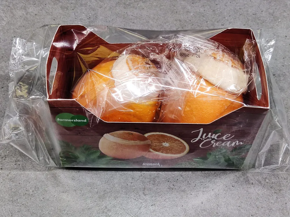 Eis in Fruchtschale - Orange