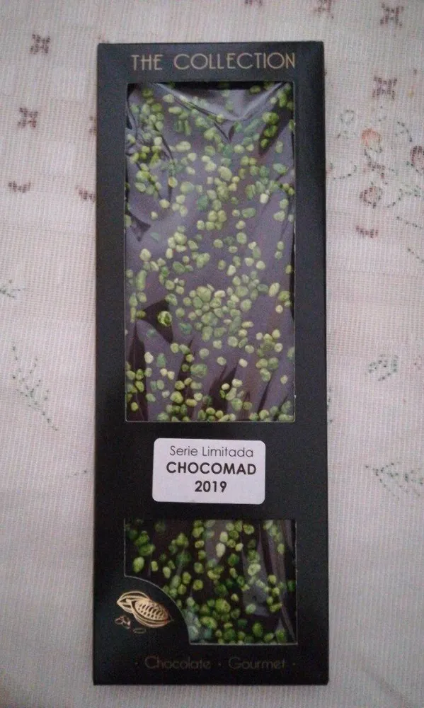 Chocolate negro con crispy de lima