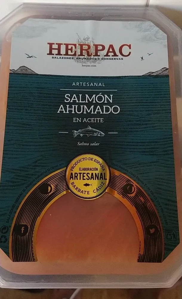 Salmón ahumado en aceite