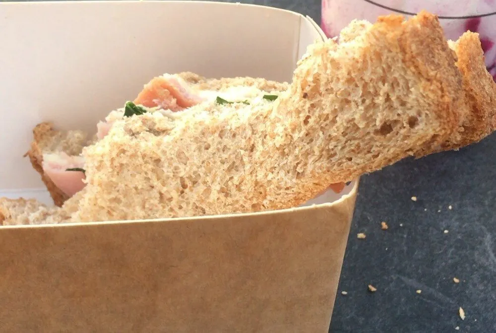 Sandwitch de Jamón, queso y bacon Starbucks