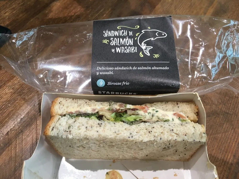 Sandwich de salmon y wasabi