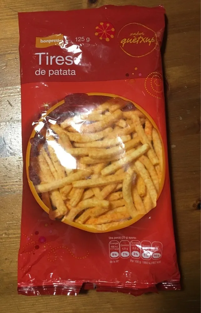 Tires de patata amb ketchup