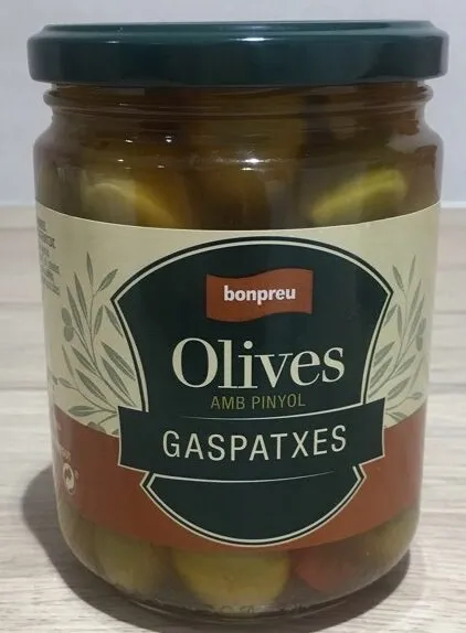 Olives amb pinyol gaspatxes