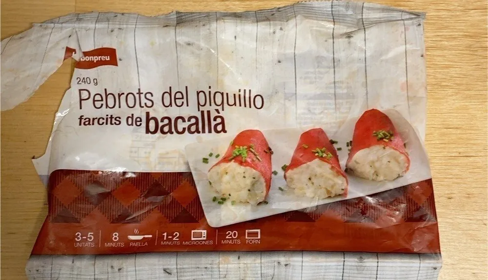 Pimientos del piquillo rellenos de bacalao