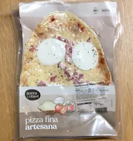 Pizza de queso de cabra y bacon