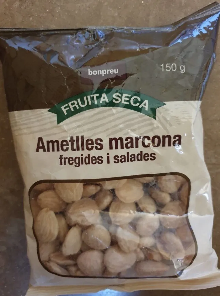 Atmetlles marcona fregides i salades