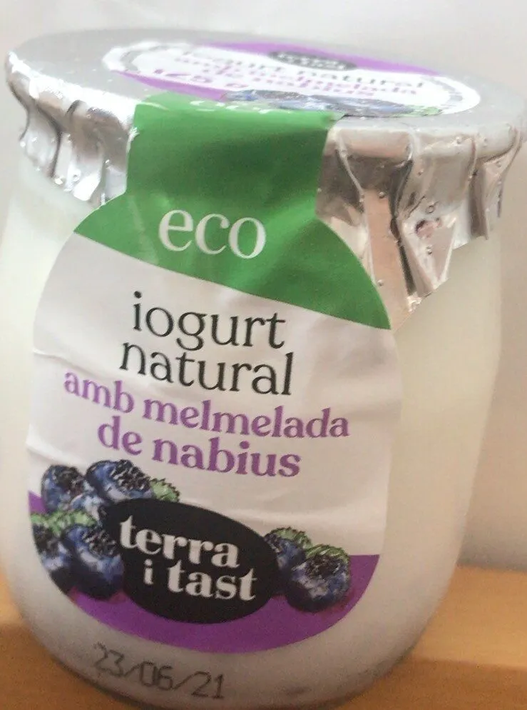 Yogur natural de vaca con mermelada de arandanos