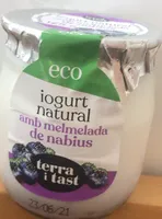 Yogur natural de vaca con mermelada de arandanos