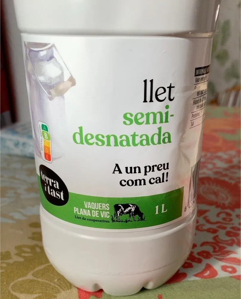 Llet semidesnatada